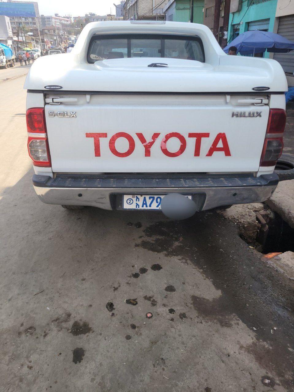 Hilux double 