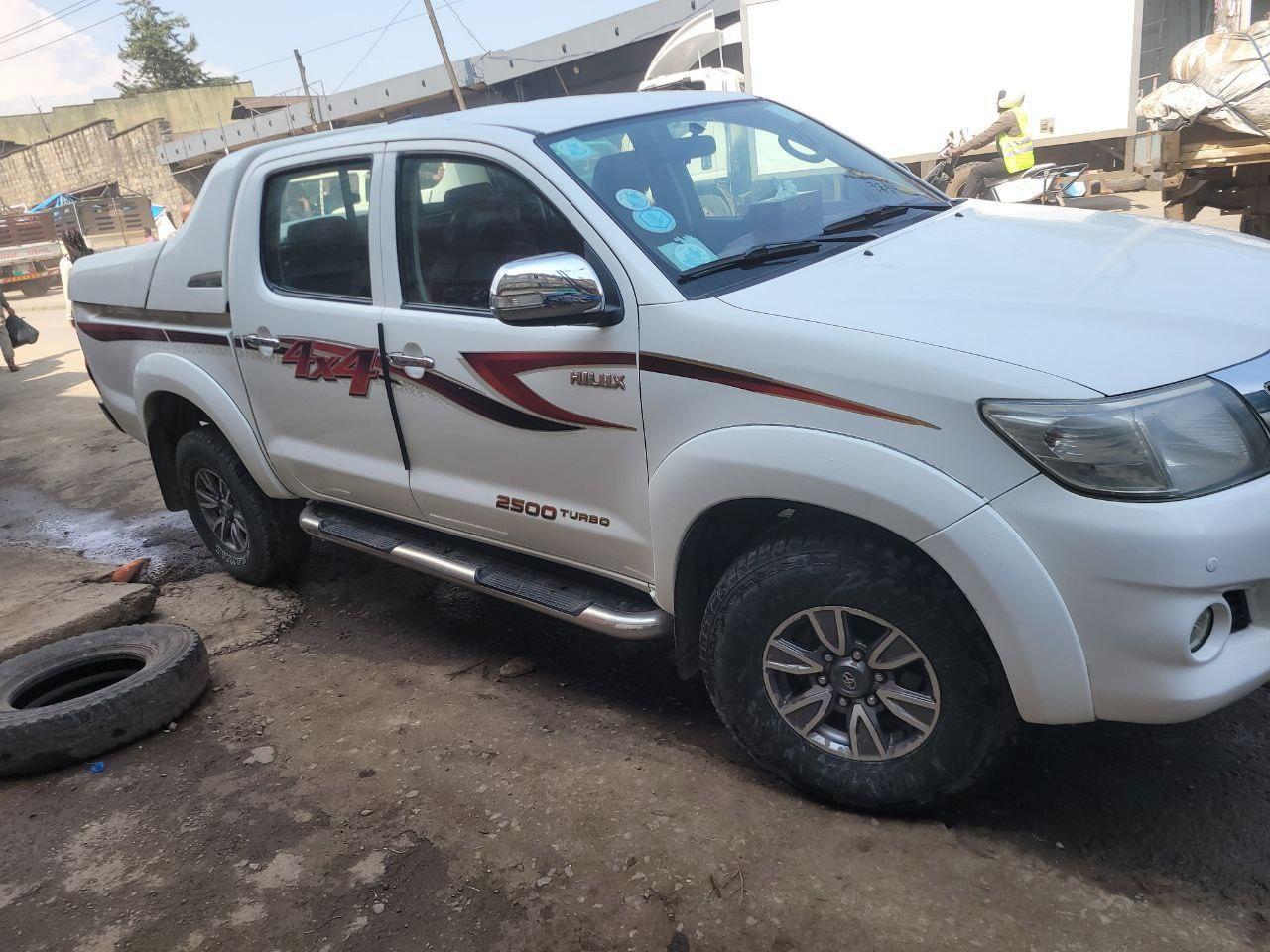 Hilux double 