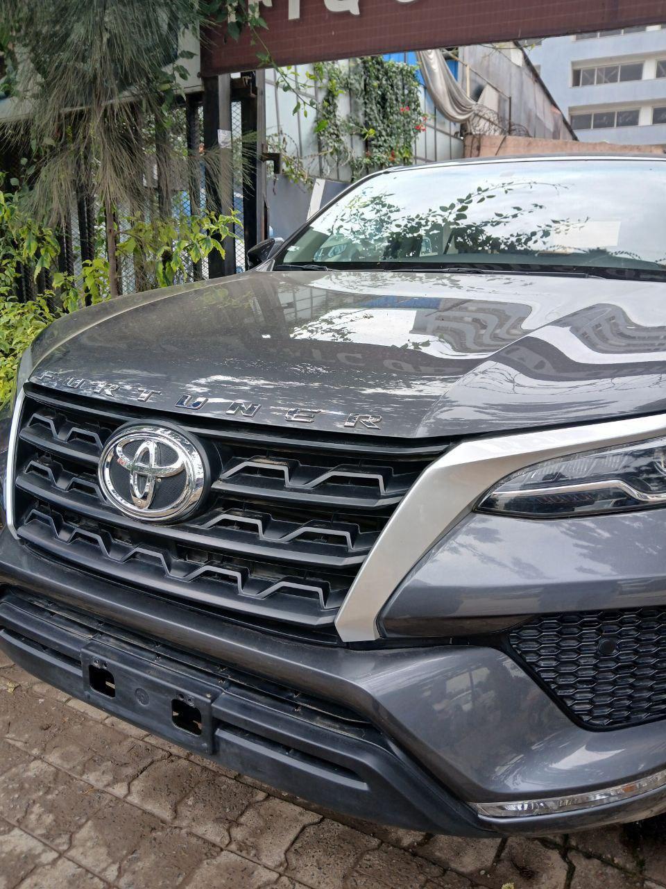 Toyota  fortuner