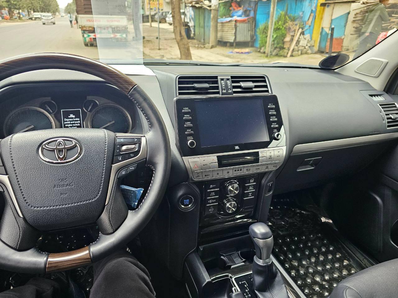 PRADO   (Black Edition)