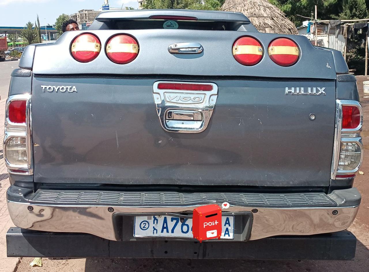 Toyota  Hilux